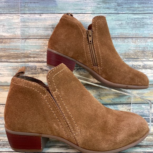 divia suede ankle boot